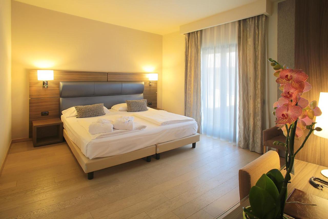 Hotel Galvani Torri Del Benaco Εξωτερικό φωτογραφία