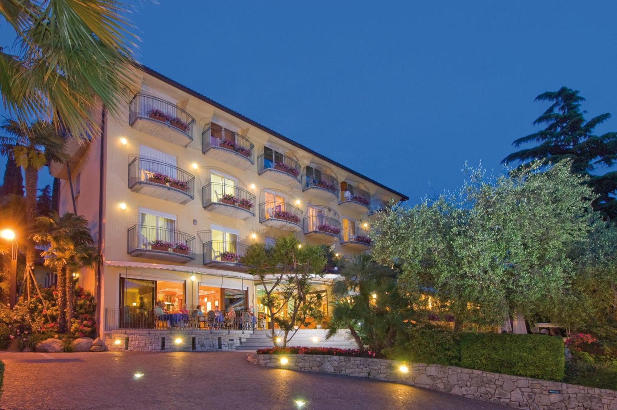 Hotel Galvani Torri Del Benaco Εξωτερικό φωτογραφία