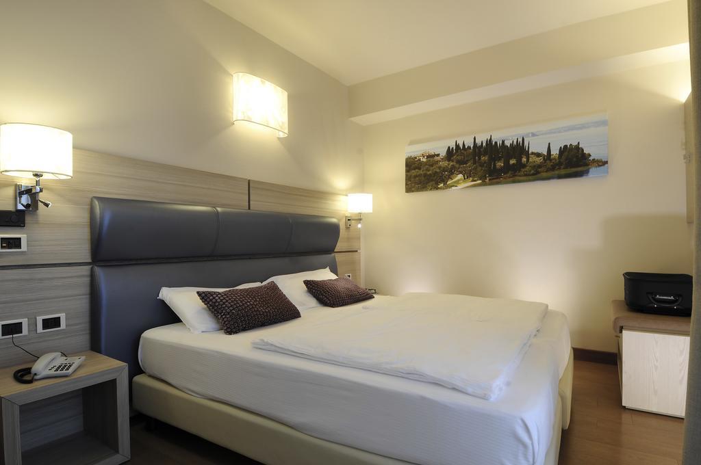 Hotel Galvani Torri Del Benaco Εξωτερικό φωτογραφία